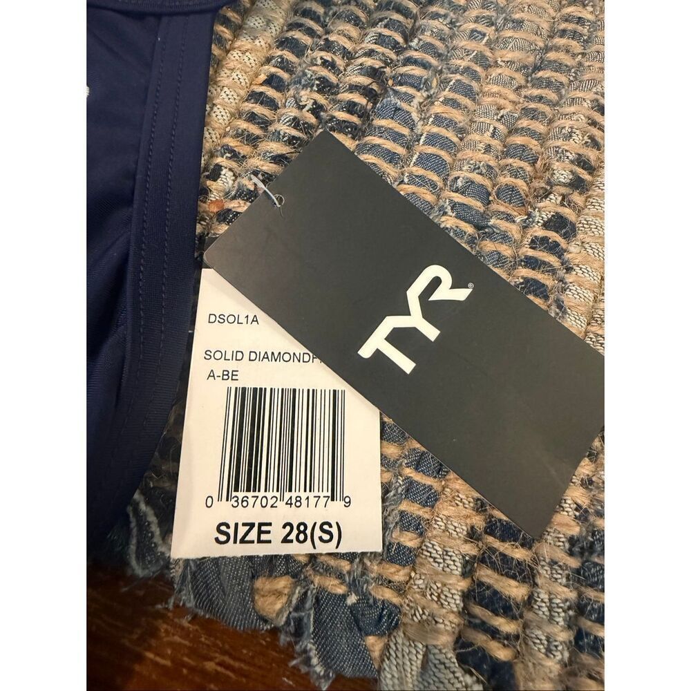 TYR Womens Tyreco Solid Diamondback Swimsuit Brand Size 28 (S) - Picture 5 of 7